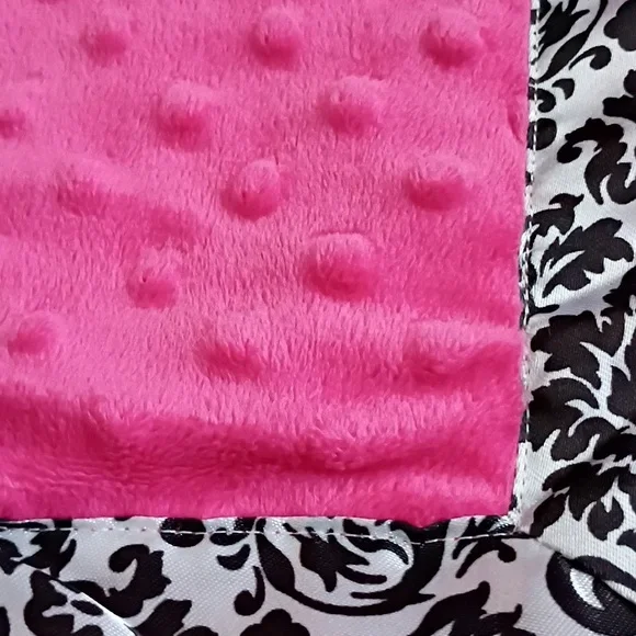 Pink and Black Patterned Baby Blanket NWT Room Accent - Picture 5 of 6